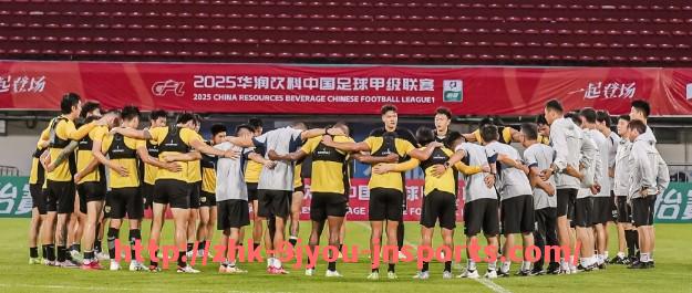 J9九游会登录入口-欧冠赛场上本赛季表现最强的三支英超球队全解析